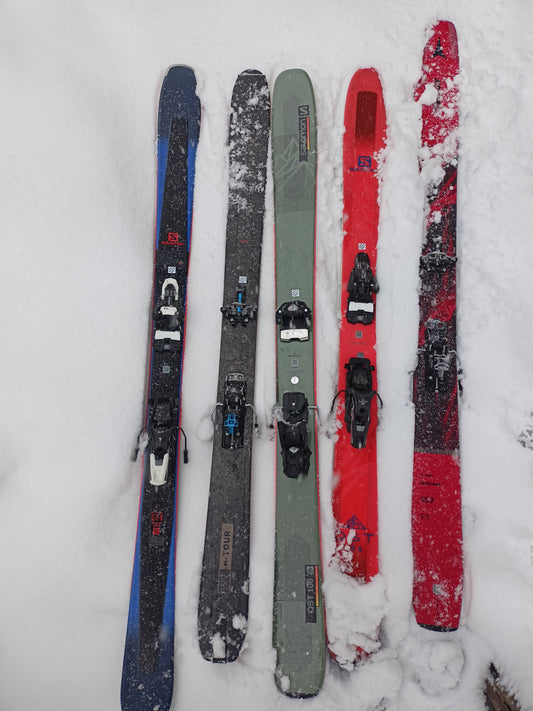 Noleggio sci larghi da neve fresca ( solo sci e bastoni )